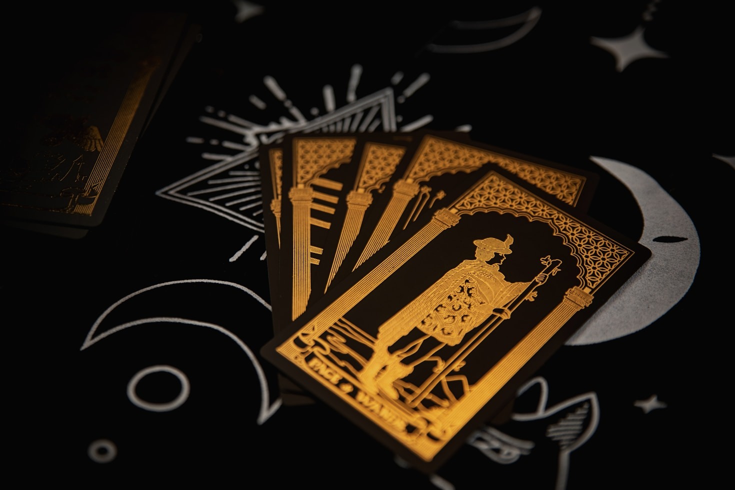 Como interpretar cartas em leituras diárias